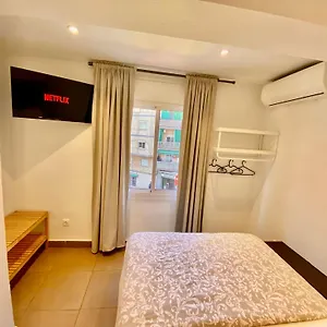 Nuevas Con Bano Privado Frente Al Metro St Mwc Barcelona-fira Appartement